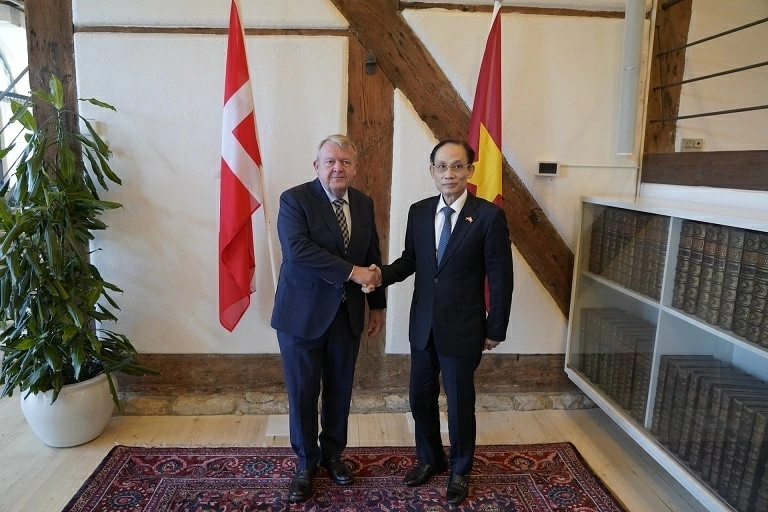 Bộ trưởng Ngoại giao Lê Hoài Trung gặp Bộ trưởng Ngoại giao Đan Mạch Lars Løkke Rasmussen