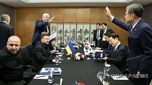 Hàn Quốc tuyên bố rút một phần nhân viên ngoại giao khỏi Ukraine, lý do là gì? Hàn Quốc tuyên bố rút một phần nhân viên ngoại giao khỏi Ukraine, lý do là gì?