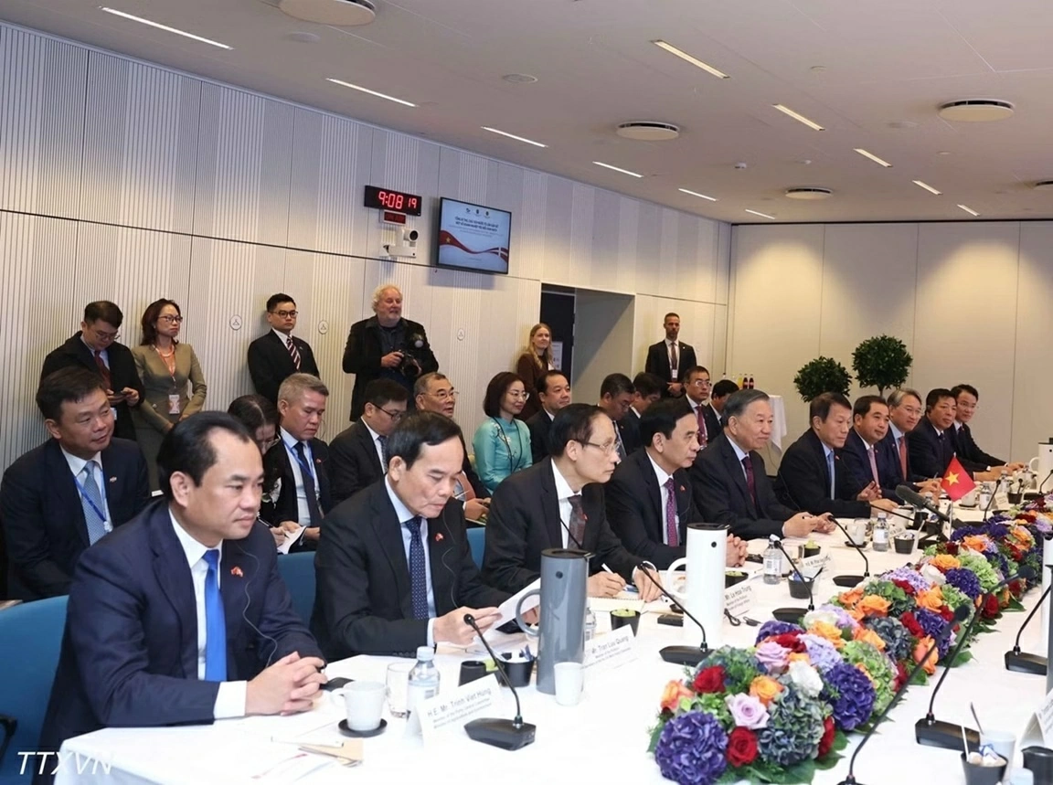Tổng Bí thư, Chủ tịch nước Tô Lâm gặp gỡ lãnh đạo một số doanh nghiệp tiêu biểu của Đan Mạch