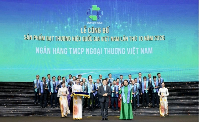Vietcombank 10 lần liên tiếp ghi dấu Thương hiệu quốc gia, tiếp nối mạch nguồn phụng sự Vietcombank 10 lần liên tiếp ghi dấu Thương hiệu quốc gia, tiếp nối mạch nguồn phụng sự