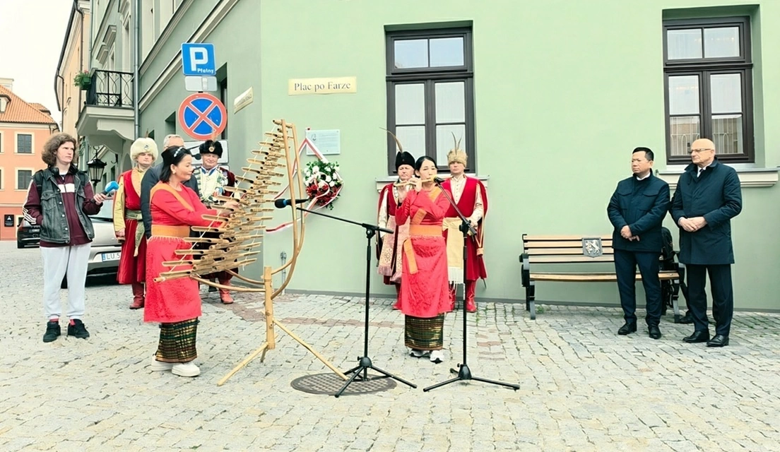 Lễ Khánh thành Bia tưởng niệm cố Kiến trúc sư Kazimierz Kwiatkowski tại thành phố Lublin (Ba Lan) Lễ Khánh thành Bia tưởng niệm cố Kiến trúc sư Kazimierz Kwiatkowski tại thành phố Lublin (Ba Lan)
