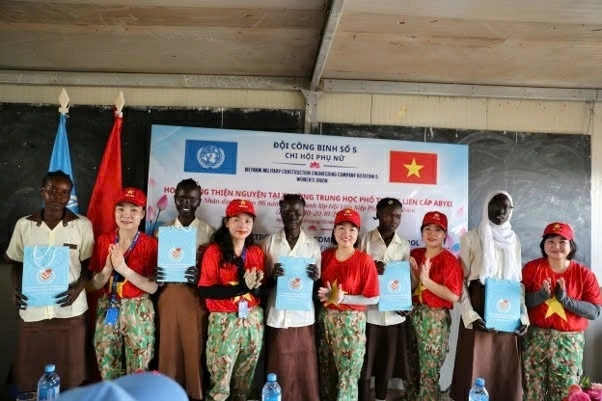 Phụ nữ công binh Việt Nam lan tỏa yêu thương tại Abyei