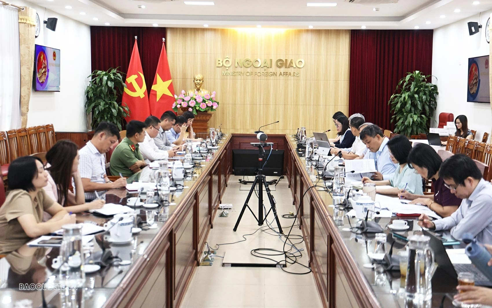 Toàn cảnh cuộc họp. (Ảnh: Thành Long) Toàn cảnh cuộc họp. (Ảnh: Thành Long)
