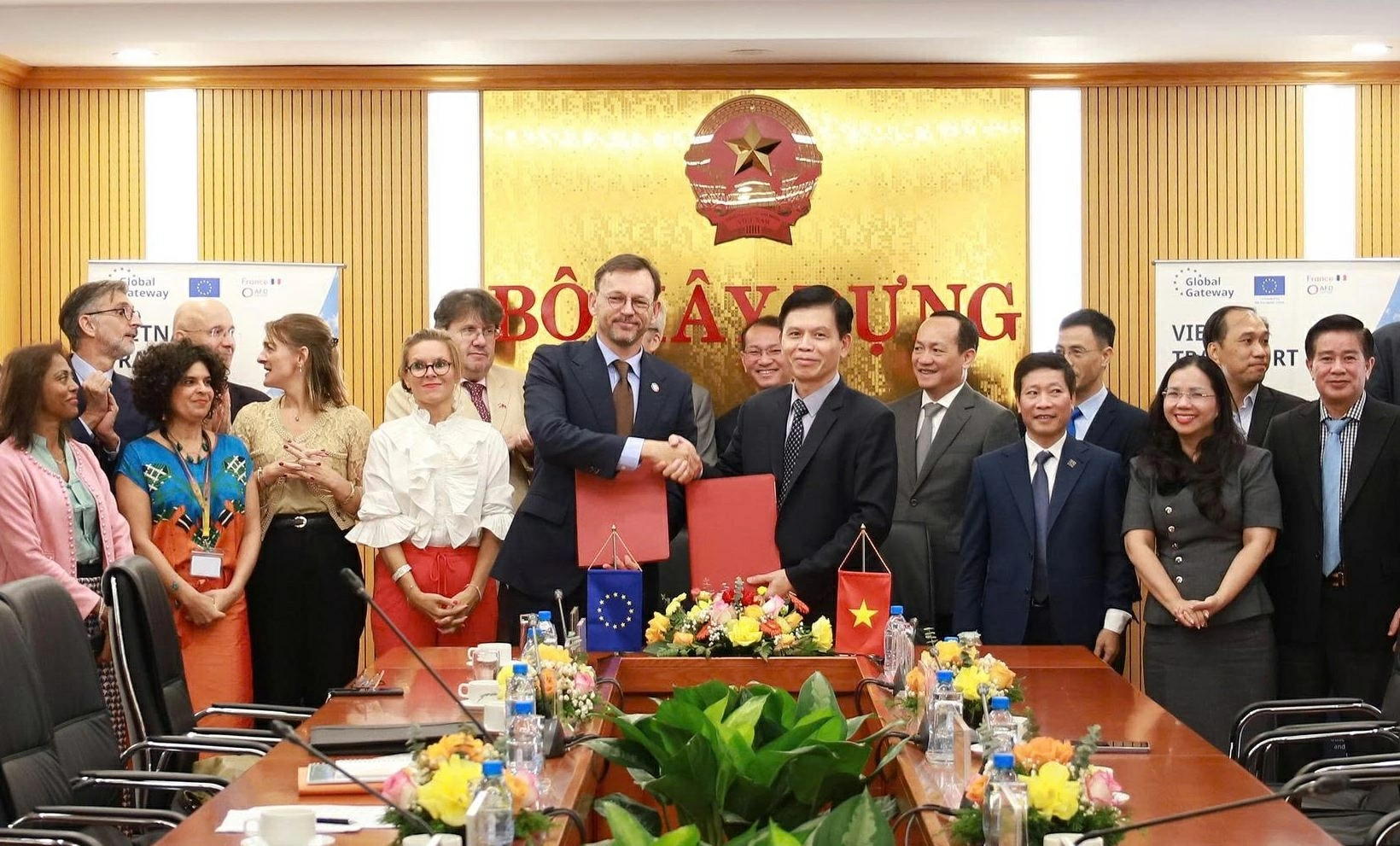 Ký kết Ký kết