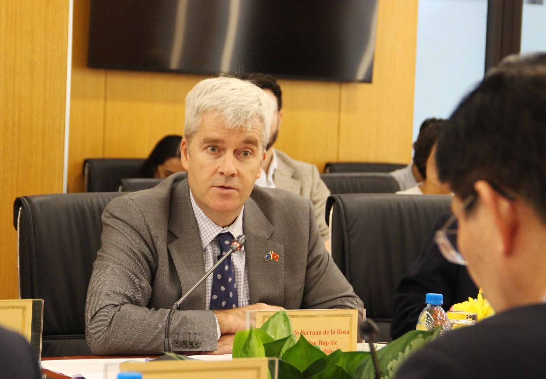 ông Gonzalo Serrano de la Rosa, Phó Trưởng Ban Hợp tác Phái đoàn Liên minh châu Âu tại Việt Nam ông Gonzalo Serrano de la Rosa, Phó Trưởng Ban Hợp tác Phái đoàn Liên minh châu Âu tại Việt Nam