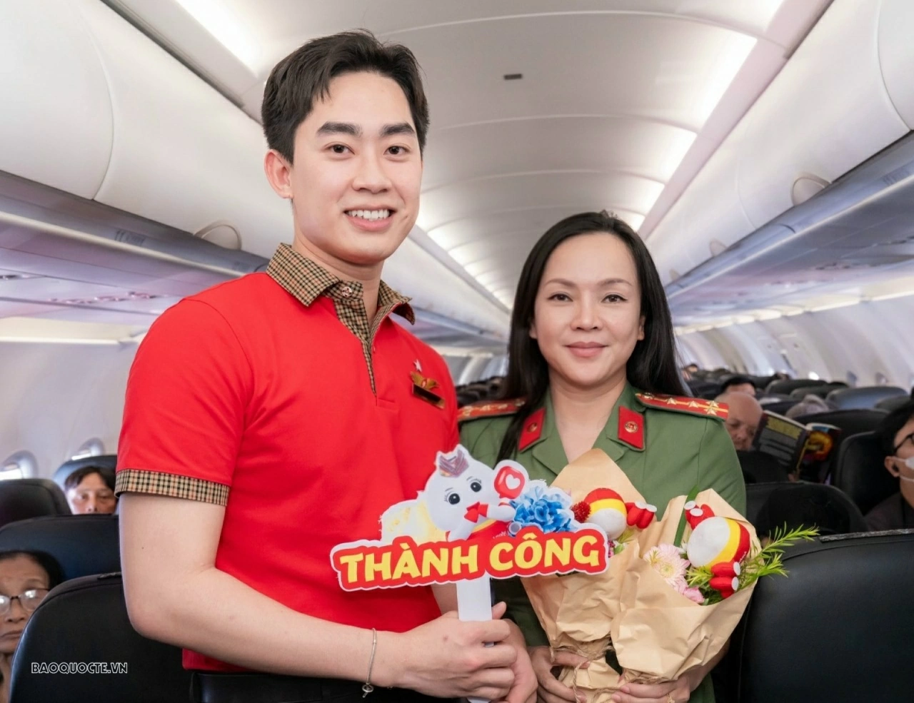 Những nụ cười được phi hành đoàn Vietjet dành tặng một nửa thế giới trong dịp 20/10