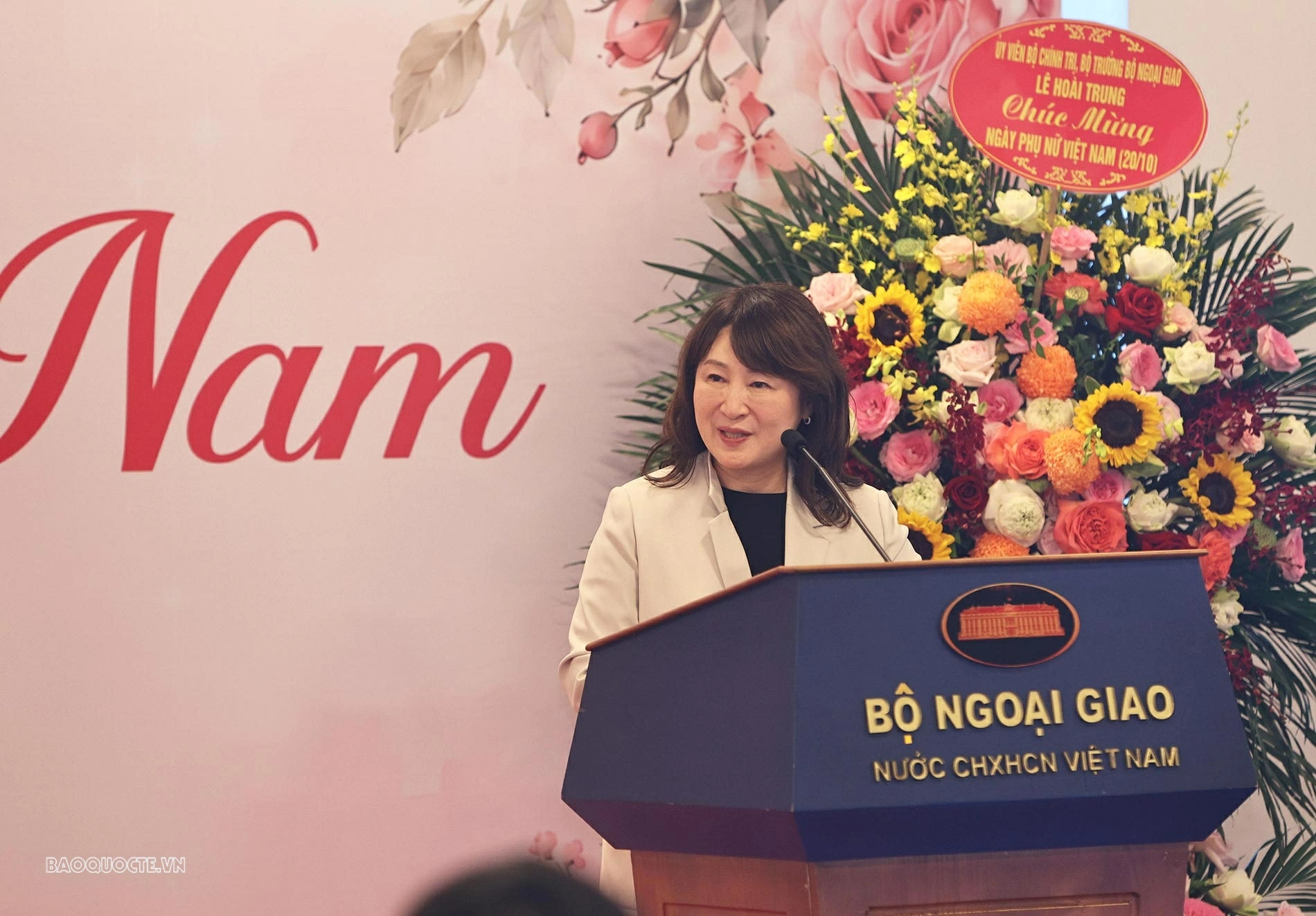 Nghệ nhân Katayama Mamiko phát biểu tại Chương trình. (Ảnh: Thành Long) Nghệ nhân Katayama Mamiko phát biểu tại Chương trình. (Ảnh: Thành Long)