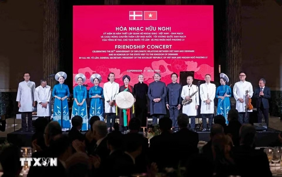 Tổng Bí thư, Chủ tịch nước Tô Lâm và Phu nhân dự Chương trình Hòa nhạc hữu nghị tại Đan Mạch Tổng Bí thư, Chủ tịch nước Tô Lâm và Phu nhân dự Chương trình Hòa nhạc hữu nghị tại Đan Mạch