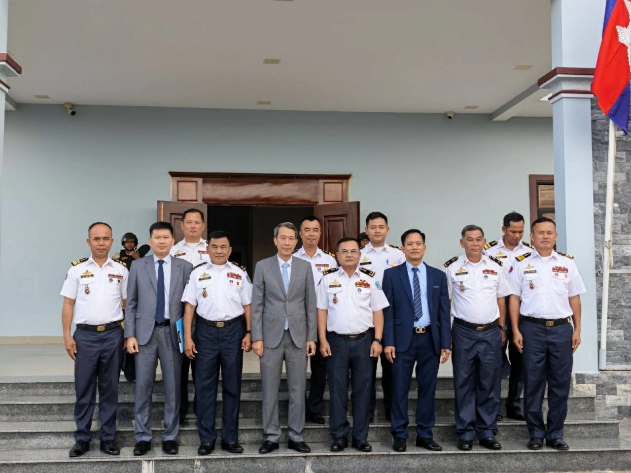 Các đại biểu chụp ảnh chung. (Nguồn: Tổng Lãnh sự quán Việt Nam tại Sihanoukville)