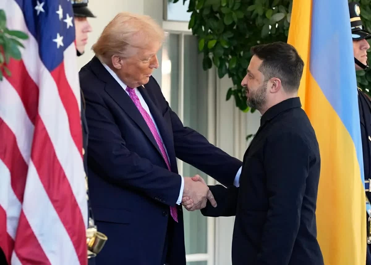 Liệu Tổng thống Zelensky có thể hàn gắn quan hệ với ông chủ Nhà Trắng khi quan hệ Mỹ-Nga ấm lên?