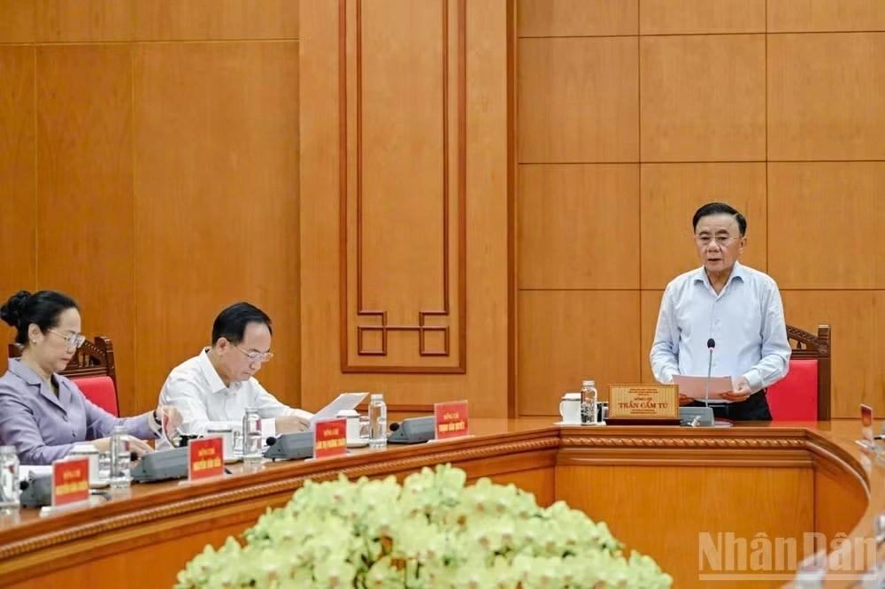 Khẩn trương hoàn thiện nội dung công việc, bảo đảm đúng tầm vóc, tính chất của sự kiện