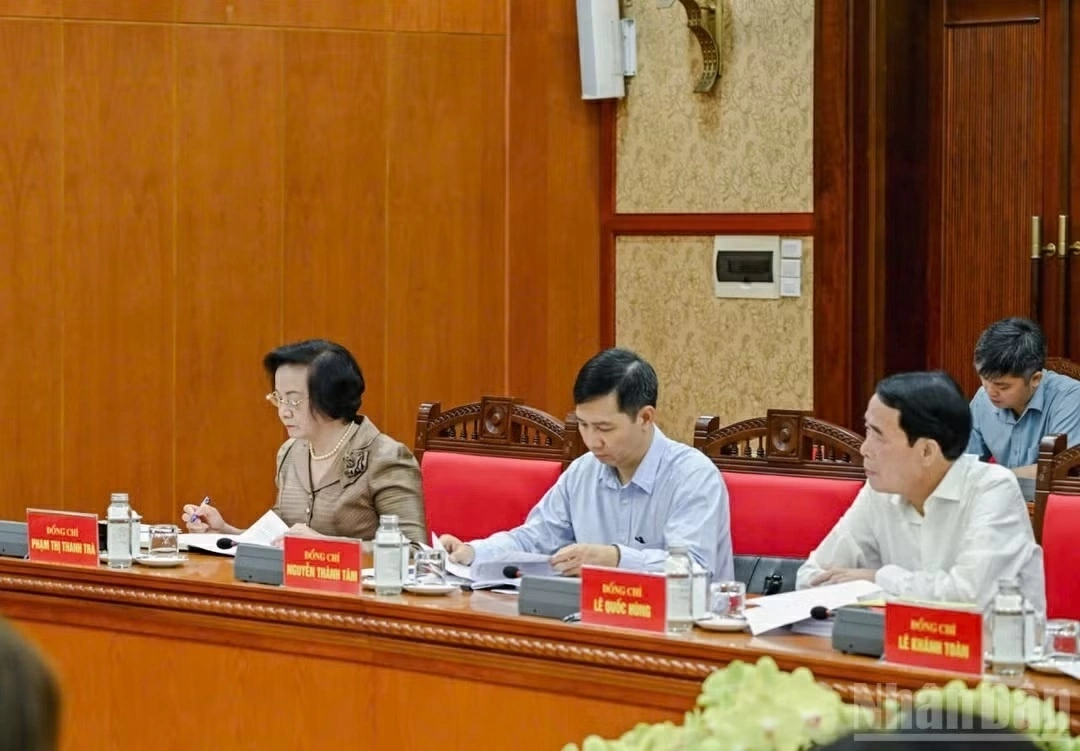 Khẩn trương hoàn thiện nội dung công việc, bảo đảm đúng tầm vóc, tính chất của sự kiện