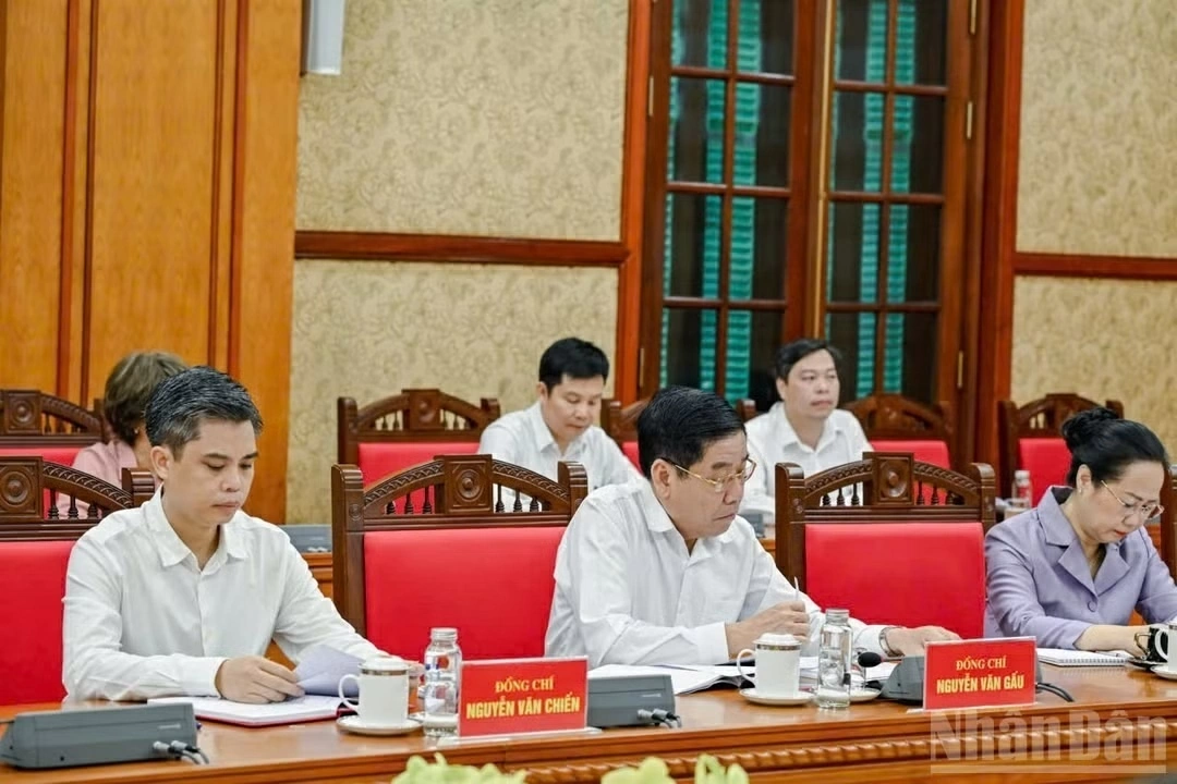 Khẩn trương hoàn thiện nội dung công việc, bảo đảm đúng tầm vóc, tính chất của sự kiện