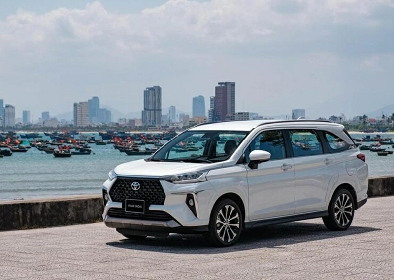 Cập nhật bảng giá lăn bánh xe Toyota Veloz Cross tháng 10/2026 mới nhất.