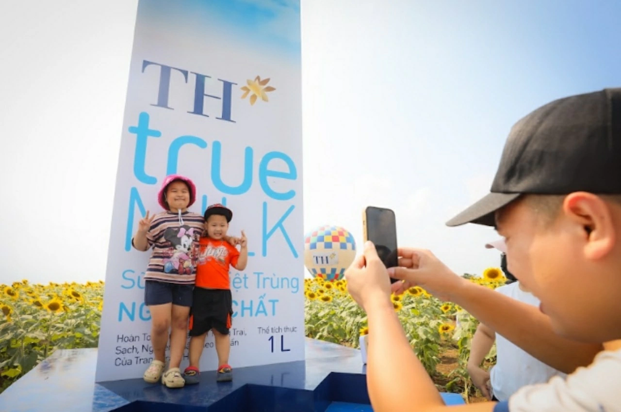 Cánh đồng hướng dương tại miền Tây Nghệ An - Khởi nguồn cho câu chuyện sữa tươi sạch đầy kiêu hãnh của Tập đoàn TH