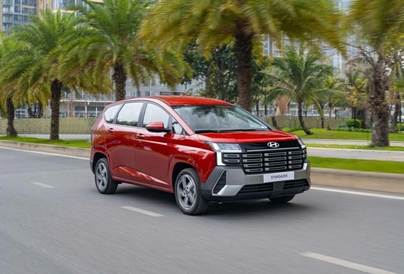 Giá xe Hyundai Stargazer bản tiêu chuẩn hiện được chào bán khoảng 427 triệu đồng.