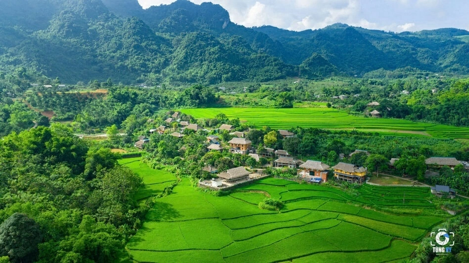 Toàn cảnh điểm du lịch cộng đồng xóm Mỗ, xã Thung Nai, tỉnh Phú Thọ. (Ảnh: Tùng Vy) Toàn cảnh điểm du lịch cộng đồng xóm Mỗ, xã Thung Nai, tỉnh Phú Thọ. (Ảnh: Tùng Vy)
