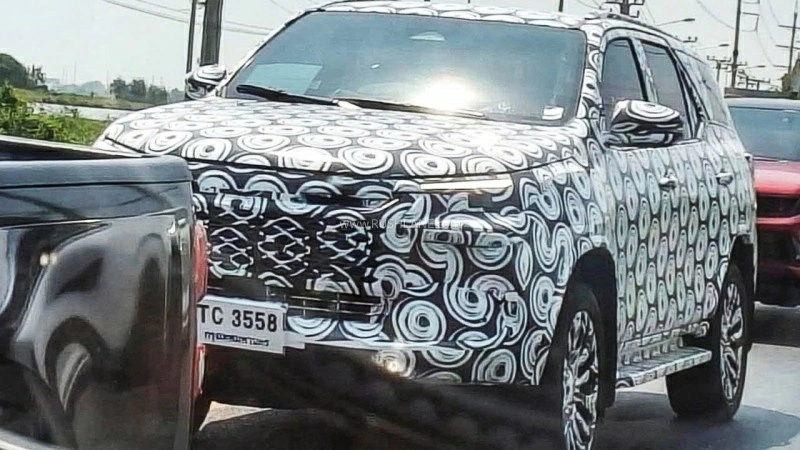 Điểm đáng chú ý là Fortuner 2027 có thể không phải một thế hệ hoàn toàn mới như những đồn đoán trước đó.