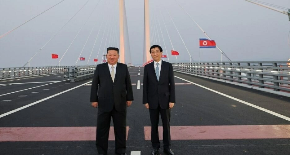 Chủ tịch Triều Tiên Kim Jong-un bất ngờ thăm Trung Quốc, Bình Nhưỡng thông báo một điều