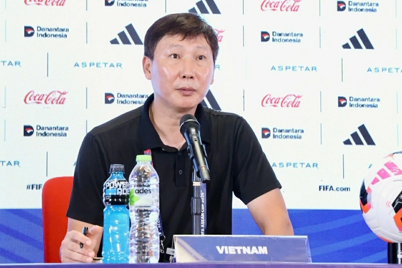HLV Kim Sang Sik và bài toán tìm phương án hàng công cho đội tuyển Việt Nam HLV Kim Sang Sik và bài toán tìm phương án hàng công cho đội tuyển Việt Nam
