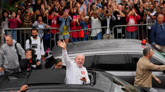 Tổng thống Lula da Silva lội ngược dòng ngoạn mục, tái đắc cử tổng thống Brazil Tổng thống Lula da Silva lội ngược dòng ngoạn mục, tái đắc cử tổng thống Brazil