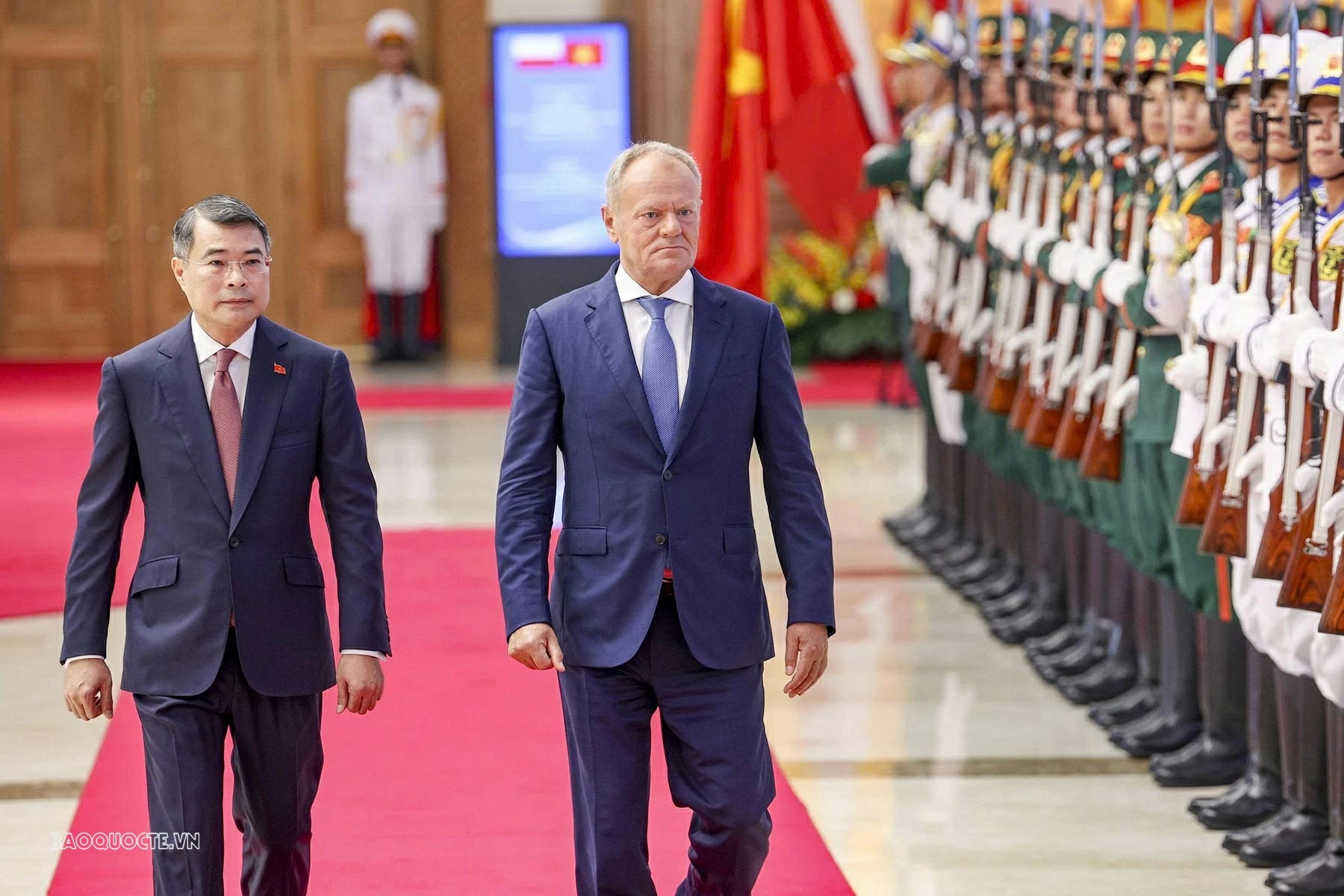 Chuyến thăm Việt Nam từ ngày 24–26/10 của Thủ tướng Ba Lan Donald Tusk diễn ra trong bối cảnh quan hệ hữu nghị truyền thống và hợp tác nhiều mặt Việt Nam – Ba Lan đang phát triển hết sức tốt đẹp, với nhiều điều kiện thuận lợi để tiếp tục nâng lên tầm cao mới sau hơn 75 năm thiết lập quan hệ ngoại giao.