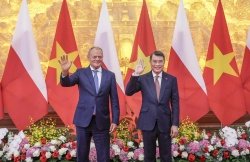 Thủ tướng Chính phủ Lê Minh Hưng chủ trì lễ đón chính thức Thủ tướng Ba Lan Donald Tusk