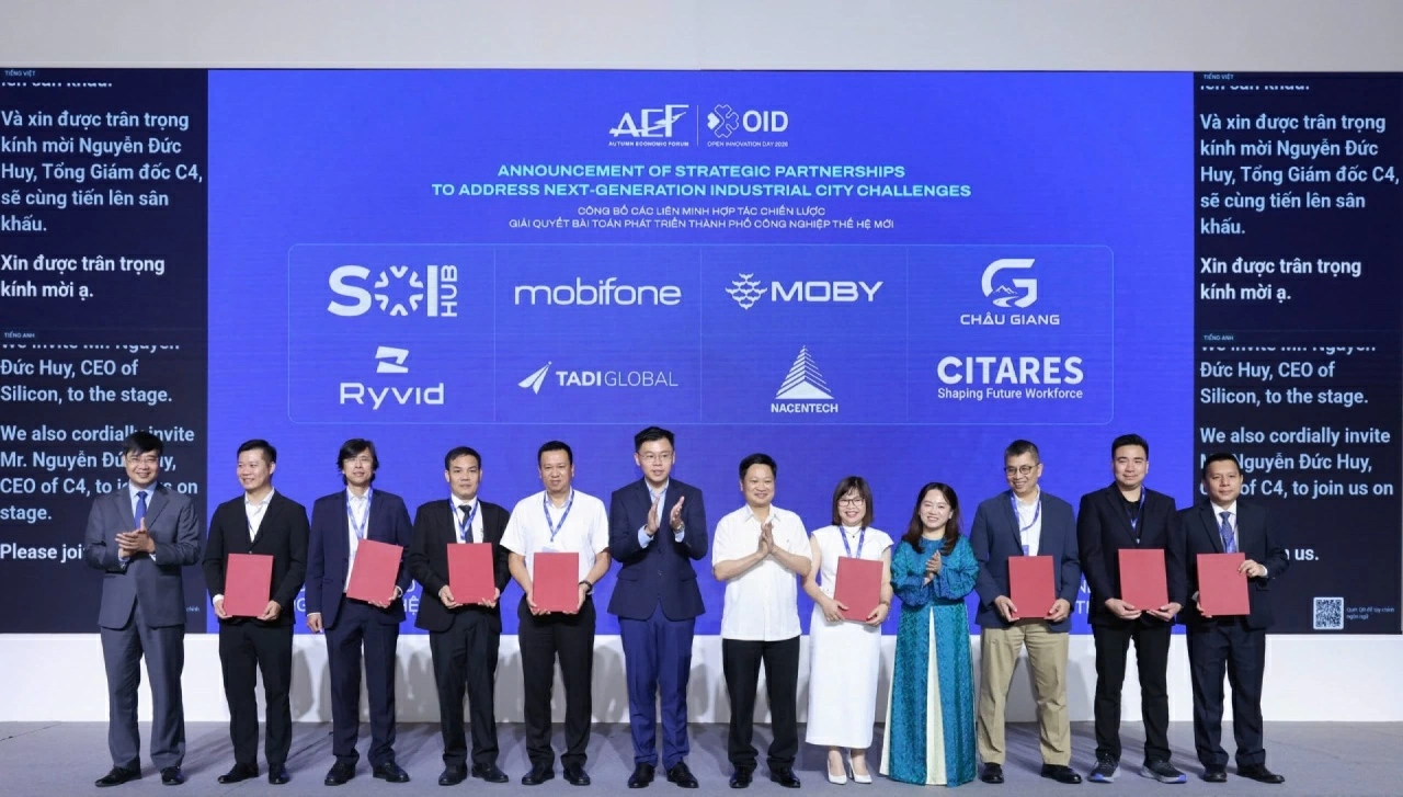 Các đơn vị ký thỏa thuận hợp tác tại chương trình. (Ảnh: Thành Long) Các đơn vị ký thỏa thuận hợp tác tại chương trình. (Ảnh: Thành Long)