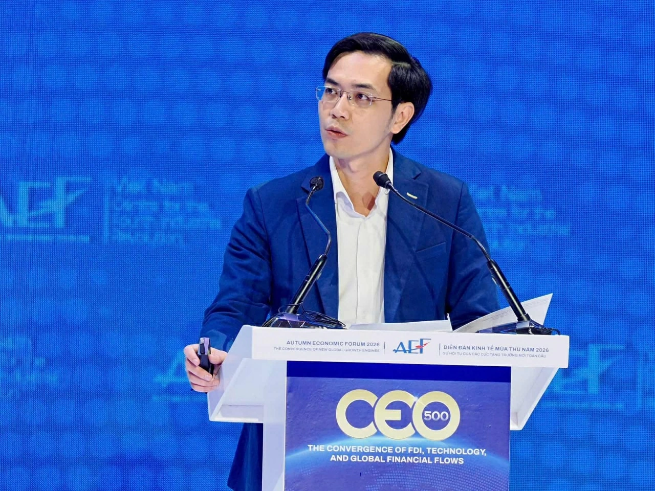 Phó Giáo sư, Tiến sĩ Nguyễn Hữu Huân, Phó Chủ tịch Trung tâm Tài chính quốc tế Việt Nam tại TPHCM, trình bày tham luận tại sự kiện CEO 500. (Ảnh: Thành Long)