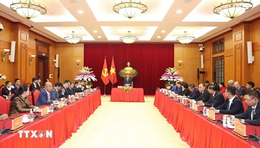 Đồng chí Thường trực Ban Bí thư Trần Cẩm Tú tiếp Đoàn lãnh đạo trẻ Đảng Nhân dân Campuchia sang nghiên cứu, trao đổi chuyên đề tại Việt Nam Đồng chí Thường trực Ban Bí thư Trần Cẩm Tú tiếp Đoàn lãnh đạo trẻ Đảng Nhân dân Campuchia sang nghiên cứu, trao đổi chuyên đề tại Việt Nam