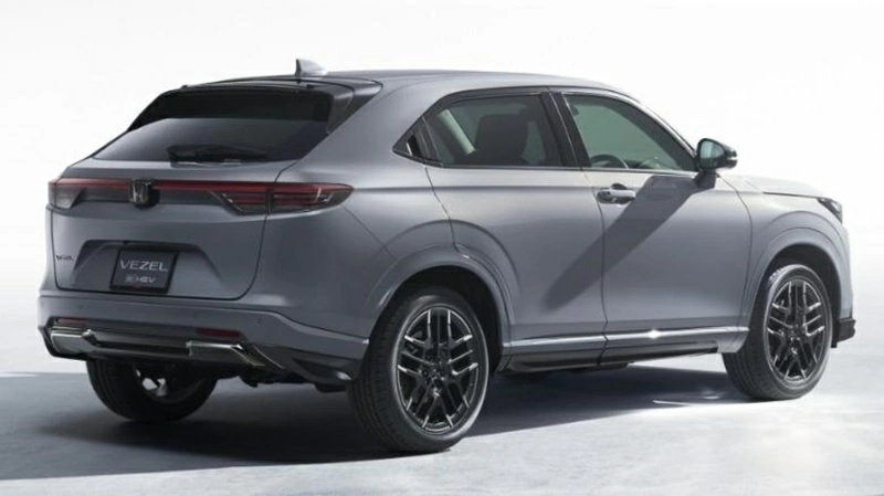 Honda HR-V 2027 tiếp tục sử dụng hai cấu hình động lực gồm động cơ xăng 1.5L và hệ truyền động hybrid e kết hợp động cơ xăng cùng mô-tơ điện.