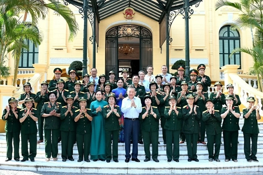 Tổng Bí thư, Chủ tịch nước Tô Lâm: Giải quyết đầy đủ chính sách, sức khỏe cho nữ lái xe Trường Sơn