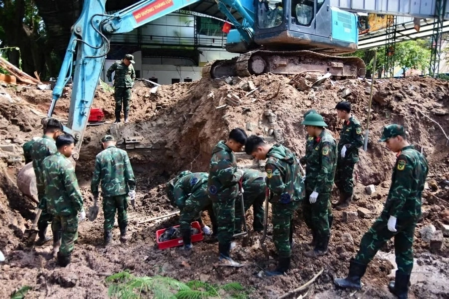 Tiếp tục quy tập thêm 4 hài cốt liệt sĩ tại Công viên Lê Thị Riêng