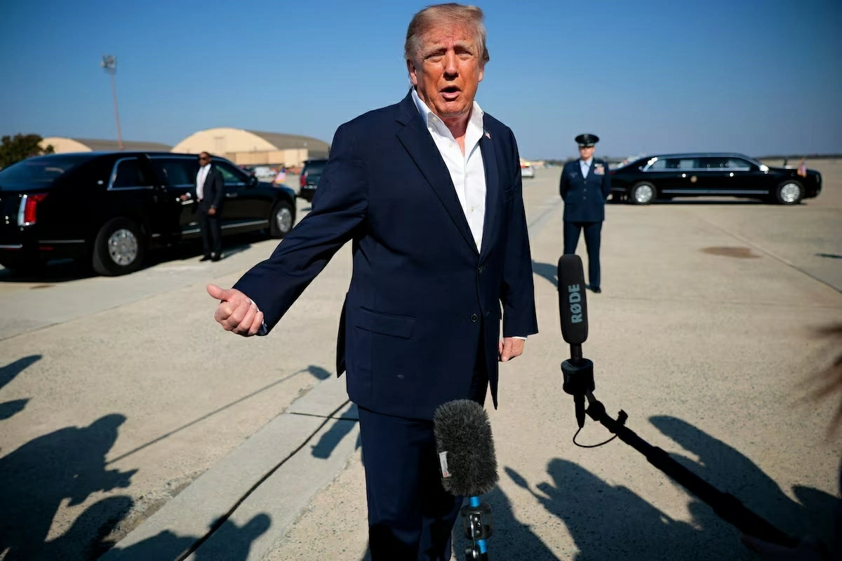 Tổng thống Trump tiết lộ thông tin về một cuộc gặp thượng đỉnh Mỹ-Nga-Ukraine, lấp lửng chuyện tấn công Iran