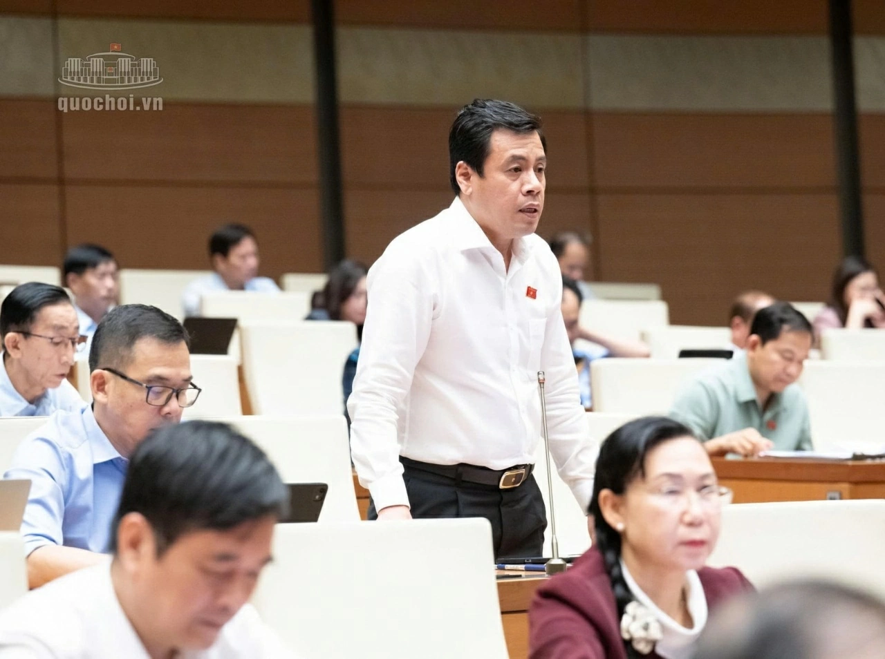 Sửa đổi Luật Nhà ở: Làm rõ điều kiện mua và nguyên tắc xác định giá chuyển nhượng nhà ở xã hội