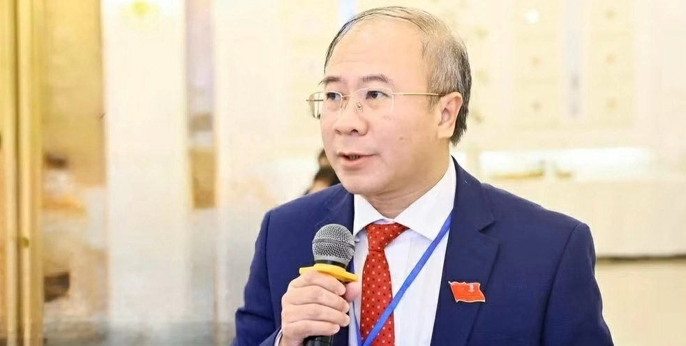 Ổng (Nguồn: Ổng (Nguồn: