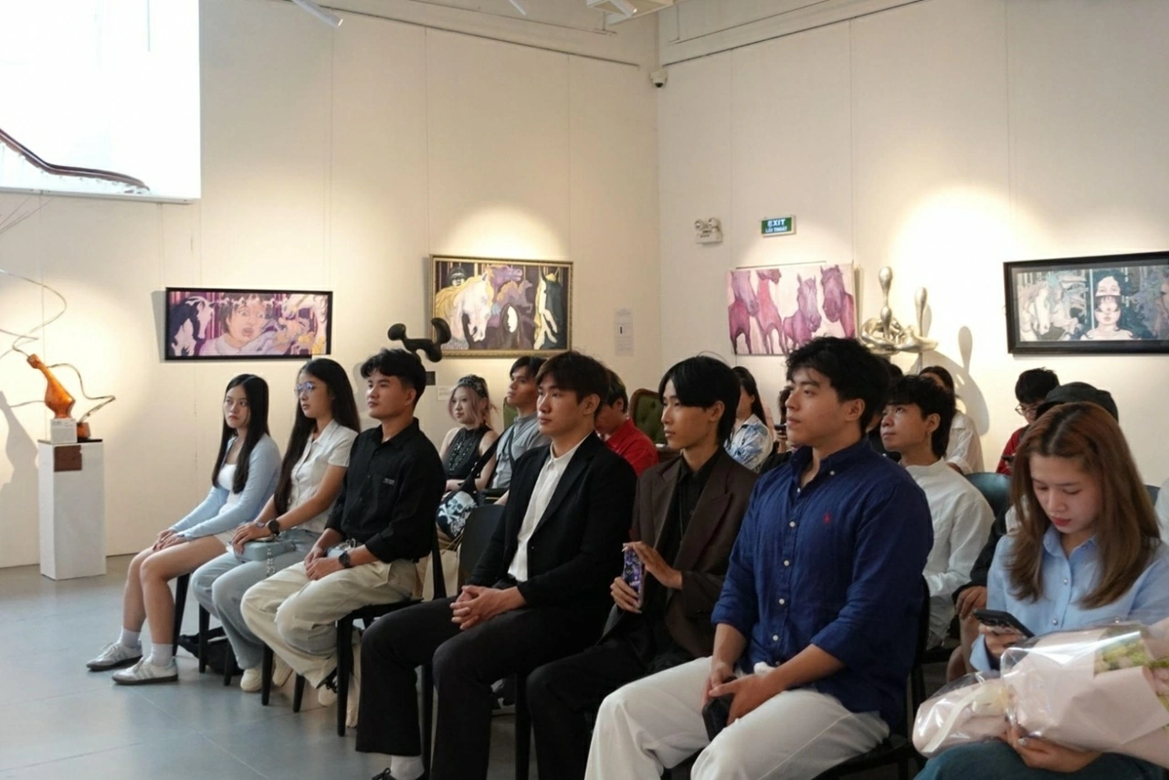 21.000 viên gạch sẻ chia từ triển lãm Miền Mộng: Dấu ấn nghệ thuật vì cộng đồng cùng Quỹ Vầng Trăng Khuyết