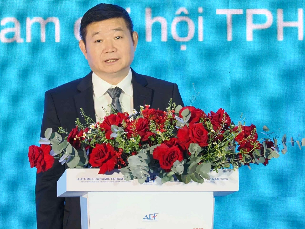 Quyền Chủ tịch Hiệp hội Doanh nghiệp Trung Quốc tại Việt Nam, Chi hội TPHCM Yang Wen Bin phát biểu tại Hội thảo Doanh nghiệp Việt Nam – Trung Quốc với chủ đề “Kết nối sản xuất, logistics và chuỗi giá trị toàn cầu” Quyền Chủ tịch Hiệp hội Doanh nghiệp Trung Quốc tại Việt Nam, Chi hội TPHCM Yang Wen Bin phát biểu tại Hội thảo Doanh nghiệp Việt Nam – Trung Quốc với chủ đề “Kết nối sản xuất, logistics và chuỗi giá trị toàn cầu”