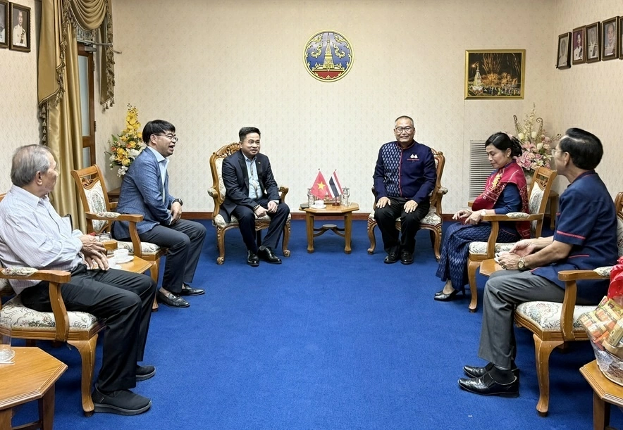 Việt Nam - Lào Việt Nam - Lào