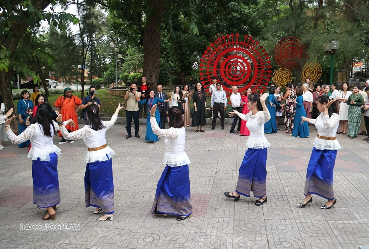 Đại sứ các nước ấn tượng với văn hóa và tiềm năng du lịch Thái Nguyên