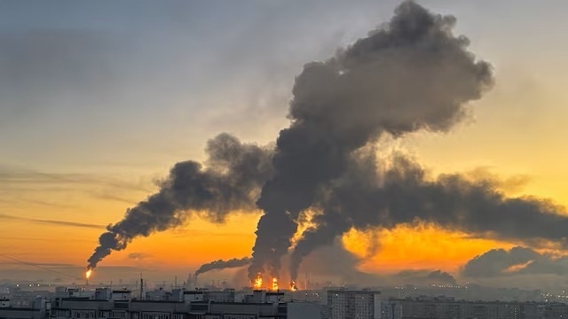 Nga tố Ukraine nối lại các cuộc tập kích vào nhà máy lọc dầu, tương lai đàm phán hòa bình ba bên sẽ đi về đâu?