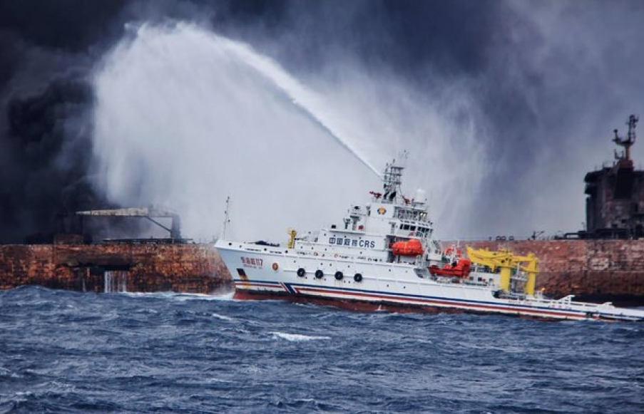 Vụ nổ mới trên tàu chở dầu Iran cản trở công tác cứu hộ