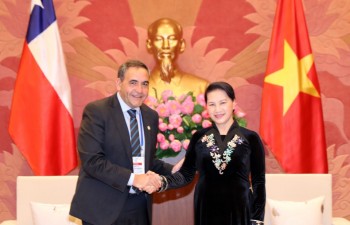 Top legislator of Vietnam receives leader of Chile’s lower house