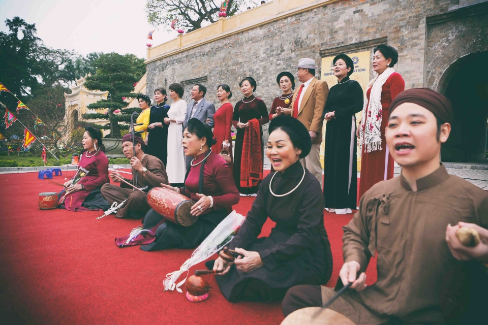 traditional tet re enacted at thang long royal citadel