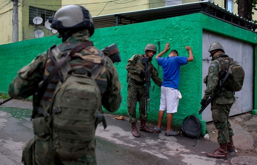 Brazil triển khai quân đội trấn áp tội phạm có tổ chức