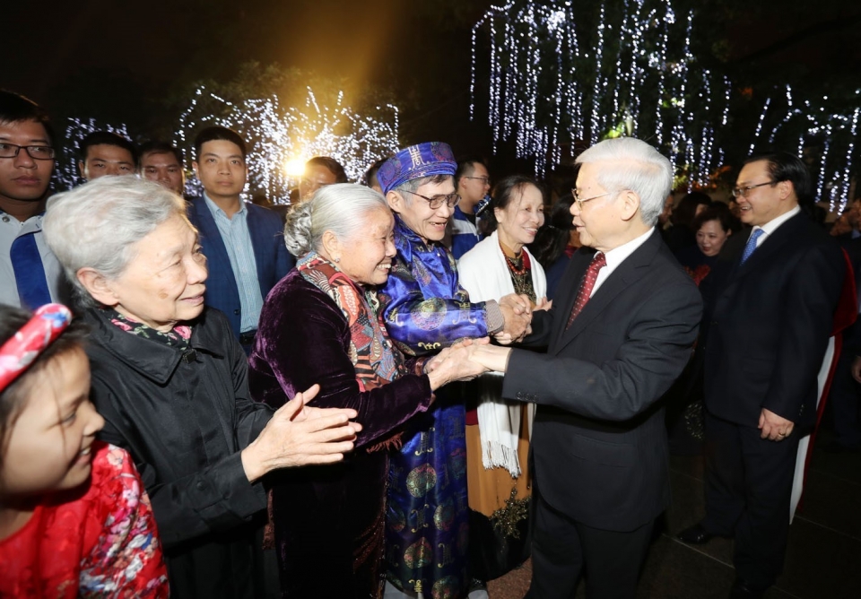 party chief welcomes new year with ha nois residents