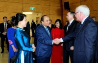 pm phuc visits australian national university