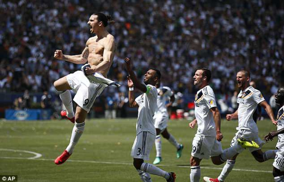 Ibrahimovic tỏa sáng rực rỡ ngày ra mắt, LA Galaxy ngược dòng khó tin