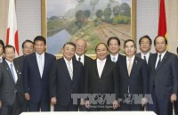 pm greets leaders of kansai regional association