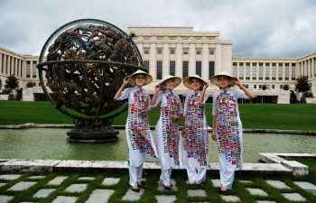 Rực rỡ sắc màu thời trang Việt ở Geneva